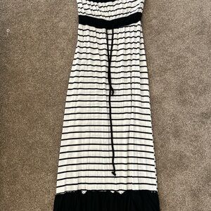 Sleeveless Black and White Striped Maxi Dress